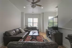 708 Skyline Bluff Ct, Fort Worth, TX 76102 - Photo 7