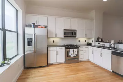 708 Skyline Bluff Court, Fort Worth, TX 76102 - Photo 5