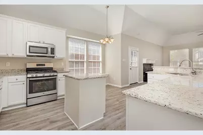 812 Pinnacle Circle, Lewisville, TX 75077 - Photo 5