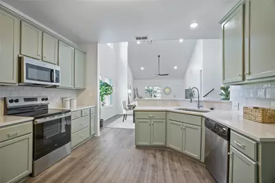 2848 Willow Glen Court, Grand Prairie, TX 75052 - Photo 7