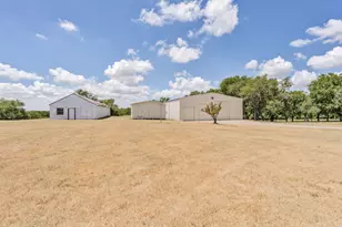 547 Fm 677 N, Saint Jo, TX 76265 - Photo 31