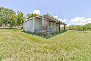 547 Fm 677 N, Saint Jo, TX 76265 - Photo 37