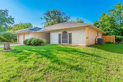 515 Lynnewood Avenue, Burleson, TX 76028 - Photo 3