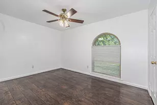 515 Lynnewood Ave, Burleson, TX 76028 - Photo 19