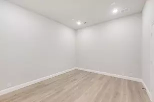 133 Silverleaf Dr, Balch Springs, TX 75181 - Photo 11