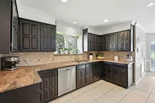 7329 Londonderry Dr, North Richland Hills, TX 76182 - Photo 11