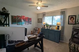 2827 Cross Timbers Dr, Irving, TX 75060 - Photo 15