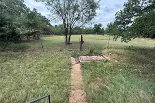 1637 S Bassett St, Eastland, TX 76448 - Photo 7