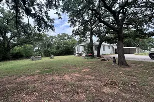 1637 S Bassett St, Eastland, TX 76448 - Photo 3