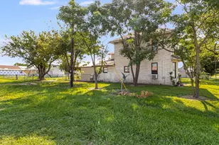 112 W Hackberry St, Malone, TX 76660 - Photo 29