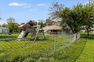 112 W Hackberry St, Malone, TX 76660 - Photo 29