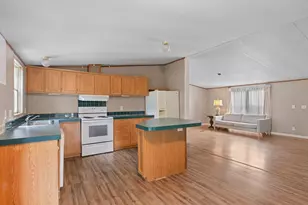 1102 15th St, Bridgeport, TX 76426 - Photo 3