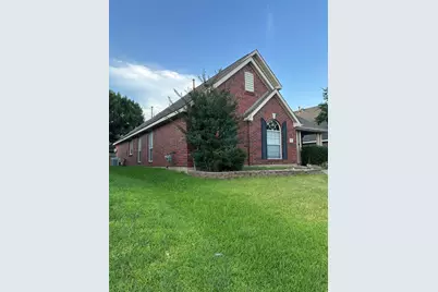 1681 Yellowstone Avenue, Lewisville, TX 75077 - Photo 3