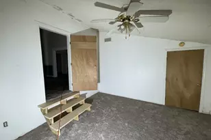 137 County Rd 2362, Bagwell, TX 75412 - Photo 11