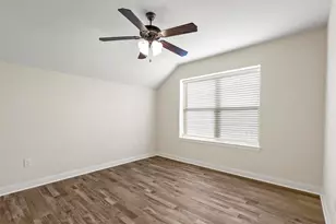 210 Donna Cir, Granbury, TX 76049 - Photo 23