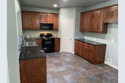 6601 Pine Hills Lane, Denton, TX 76210 - Photo 9