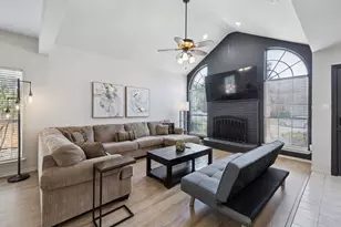 1823 Dew Valley Dr, Carrollton, TX 75010 - Photo 3