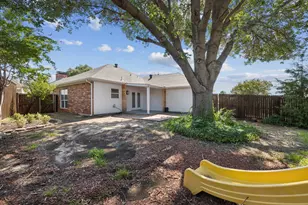 1823 Dew Valley Dr, Carrollton, TX 75010 - Photo 25