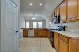 5137 Bayridge Ct, Fort Worth, TX 76179 - Photo 9