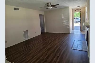 2411 Springmont Court, Arlington, TX 76012 - Photo 3