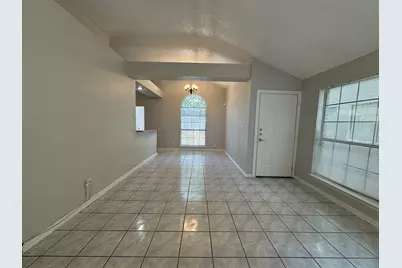 6511 Devine Drive, Arlington, TX 76001 - Photo 11