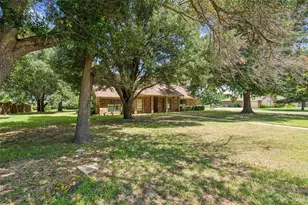 105 Tanglewood, Stephenville, TX 76401 - Photo 3