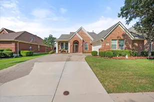 6869 Cape Cod Dr, Grand Prairie, TX 75054 - Photo 3