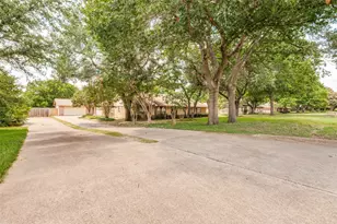 405 Shadowwood Trail, Ovilla, TX 75154 - Photo 3