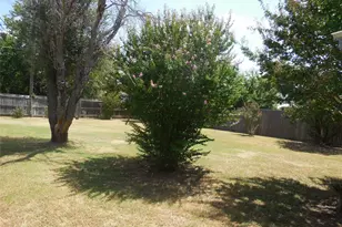 316 Mesquite St, Ranger, TX 76470 - Photo 3