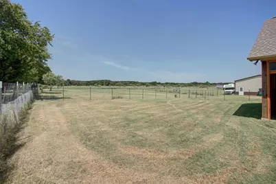 8789 Hutcheson Hill Road, Springtown, TX 76082 - Photo 25