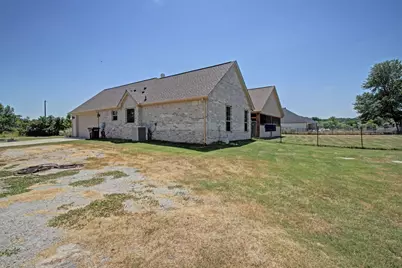 8789 Hutcheson Hill Road, Springtown, TX 76082 - Photo 29