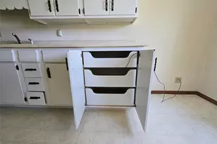 14517 Dennis Ln, Farmers Branch, TX 75234 - Photo 11