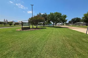 14517 Dennis Ln, Farmers Branch, TX 75234 - Photo 33