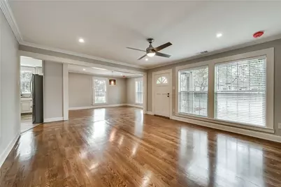 1218 W Clarendon Drive, Dallas, TX 75208 - Photo 9