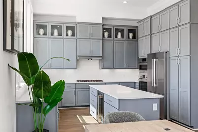 215 Carroll Street, Fort Worth, TX 76107 - Photo 11