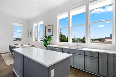 215 Carroll Street, Fort Worth, TX 76107 - Photo 13