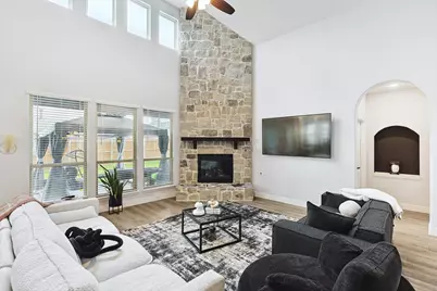 1945 Snowball Lane, Glenn Heights, TX 75154 - Photo 5