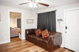 212 Penn St, Waxahachie, TX 75165 - Photo 9