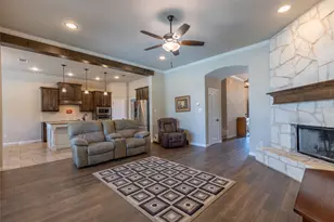 544 McKittrick Ct, Godley, TX 76044 - Photo 5