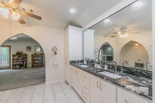 2406 Drawbridge Dr, Arlington, TX 76012 - Photo 27