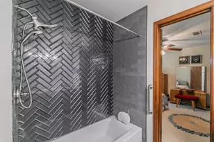 2406 Drawbridge Dr, Arlington, TX 76012 - Photo 33