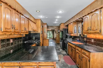 2406 Drawbridge Drive, Arlington, TX 76012 - Photo 9