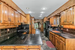 2406 Drawbridge Dr, Arlington, TX 76012 - Photo 9