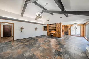 2406 Drawbridge Dr, Arlington, TX 76012 - Photo 5