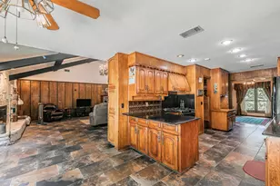 2406 Drawbridge Dr, Arlington, TX 76012 - Photo 9