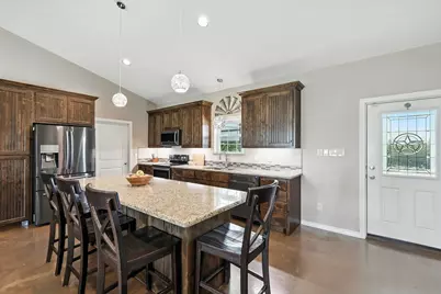 1106 Private Road 425, Whitewright, TX 75491 - Photo 7