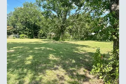 311 N Leon Street, Groesbeck, TX 76642 - Photo 1