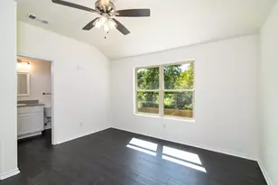 803 S 6th St, Bonham, TX 75418 - Photo 15