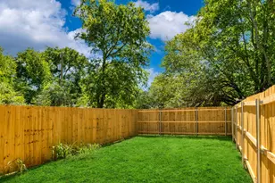 803 S 6th St, Bonham, TX 75418 - Photo 19