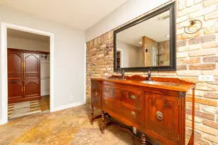 637 Post Oak Dr, Hurst, TX 76053 - Photo 23